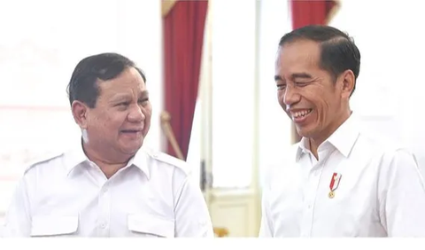 Kacung mengatakan, momen itu semakin menguatkan sinyal dukungan yang nyata dari Jokowi terhadap Prabowo.