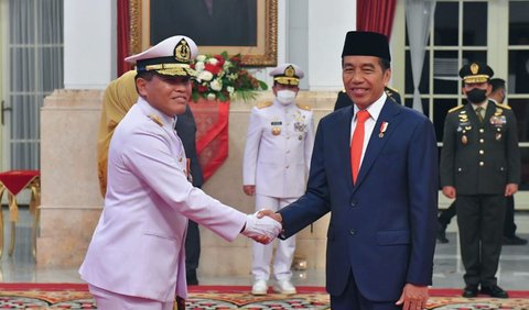 Dari catatan Fahmi, pergantian Panglima TNI setelah era reformasi dari satu matra yang sama baru satu kali terjadi ketika Jenderal Moeldoko digantikan Jenderal Gatot Nurmantyo.