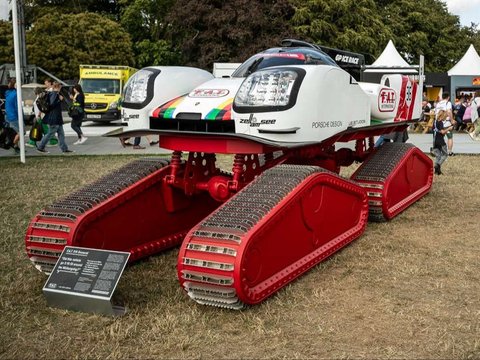 1. Porsche 919 Snowcat