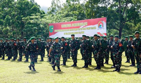 Sebanyak 900 prajurit TNI tiba di wilayah perbatasan Papua. Ratusan prajurit itu berasal dari dua batalyon diterima oleh Satgas Pamtas Statis RI-PNG Yonif 122/Tombak Sakti (TS) dan Yonif 310/Kidang Kancana (KK).