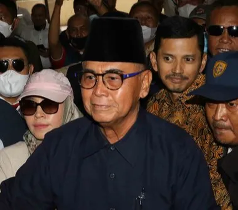 Pimpinan Ponpes Al-Zaytun, Panji Gumilang tidak bisa menghadiri panggilan pemeriksaan yang dijadwalkan Bareskrim Polri terkait penyidikan kasus dugaan dugaan penistaan agama hari ini, Kamis (27/7).