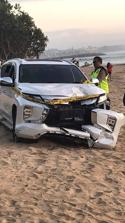 Tabrak Lari dan Sebabkan Satu Orang Tewas, Bule Mabuk Tinggalkan Mobil Pajero di Pantai Sanur