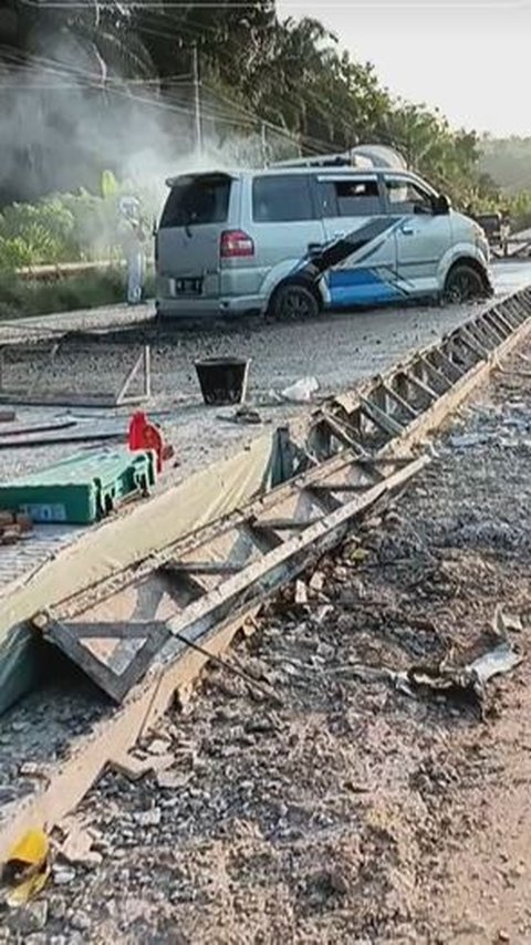 Viral Mobil Terjebak di Tengah Jalan Cor, Aksi Pekerja Curi Perhatian