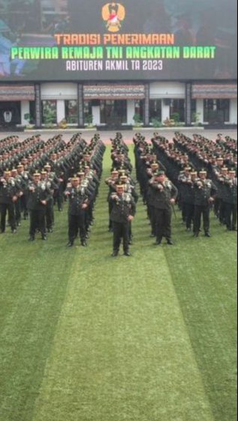 Kasad Dudung Abdurachman hadir dalam acara Tradisi Penerimaan Perwira Remaja di Markas Besar Angkatan Darat (Mabesad), Jakarta, pada Rabu (26/7).