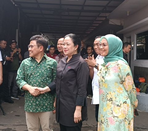 Pantauan merdeka.com, Puan tiba di lokasi sekira pukul 12.42 Wib. Anak dari Ketua Umum PDIP ini terlihat mengenakan baju berwarna hitam.