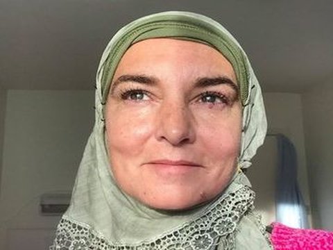 Penyanyi Irlandia Sinead O'Connor Meninggal Dunia, Begini Kisahnya Masuk Islam karena Baca Alquran