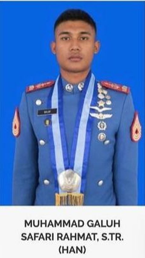 Selanjutnya, Muhammad Galuh Safari Rahmat, S.TR.(HAN) dinobatkan menjadi lulusan terbaik di Akademi Angkatan Udara 2023. Ia juga berhasil meraih Adhi Makayasa.