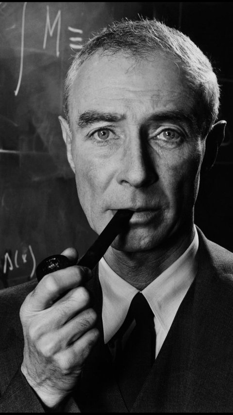 Oppenheimer Terpikat dengan Kitab Hindu Bhagavad Gita, Pernah Punya Mobil Dinamainya Garuda