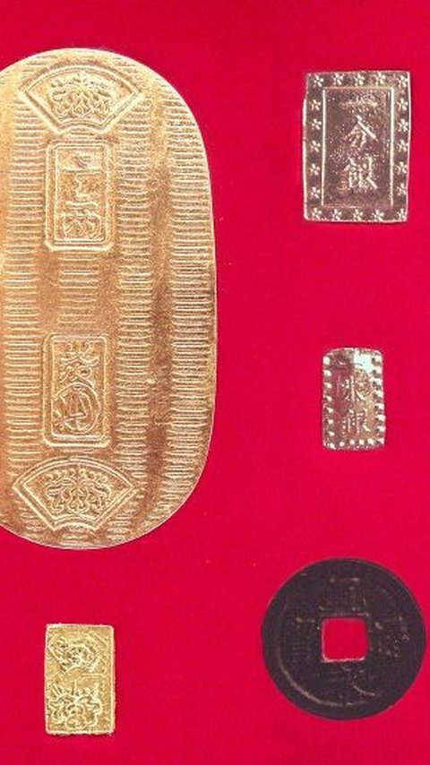 Koin Jepang dalam beragam bentuk.<br /><br />Foto: Wikipedia/Ancient Pages