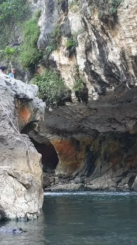 Potret Sungai Sanghyang Kenit, Disebut Surga Tersembunyi di Bandung Barat dan Ada Gua Purbanya