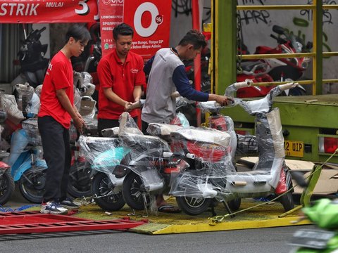 FOTO: Sepeda Motor Listrik Masih Sepi Peminat Meski Sudah Disubsidi