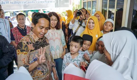 Wakil Menteri ATR/BPN Raja Juli Antoni tak henti-hentinya melakukan penyerahan sertifikat tanah wakaf dan rumah ibadah.