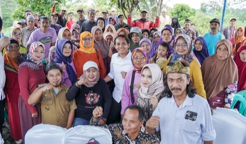 Menanggapi hal tersebut, Raja Juli Antoni menjelaskan, dalam Islam terdapat tradisi kedermawanan berupa menyisihkan sebagian harta untuk umat. Namun demikian, seringkali tanah wakaf tidak tercatat dengan baik.