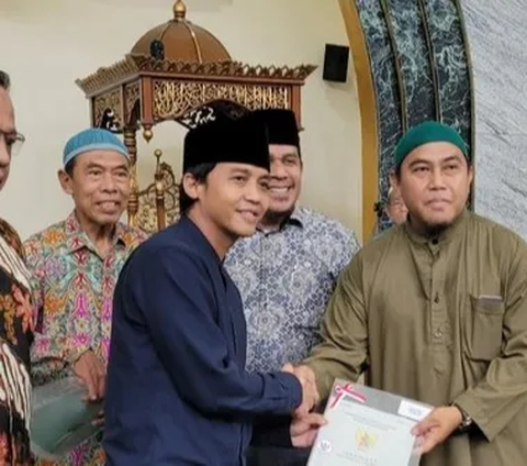 Wamen ATR Serahkan Sertifikat Masjid NU: Kami Ingin Tanah Umat Dapat Perlindungan Hukum