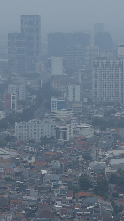 FOTO: Polusi Jakarta Terburuk Dunia, Warga Diimbau Kurangi Penggunaan Kendaraan Pribadi