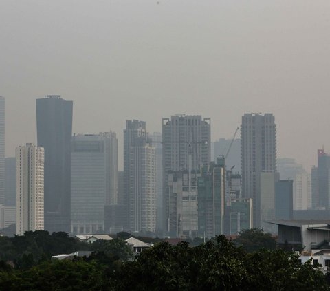 Beberapa hari terakhir, kualitas udara yang menyelimuti Jakarta menjadi yang terburuk di dunia. <br /><br />Kondisi itu membuat Dinas Lingkungan Hidup DKI Jakarta mengeluarkan imbauan kepada masyarakat untuk mengurangi mobilitas menggunakan kendaraan pribadi.