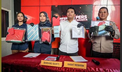 Polresta Kota Yogyakarta membongkar Tindak Pidana Perdagangan Orang (TPPO) dengan modus menyekap 53 perempuan dan mempekerjakannya sebagai pemandu lagu karaoke di Jalan Pasar Kembang (Sarkem).