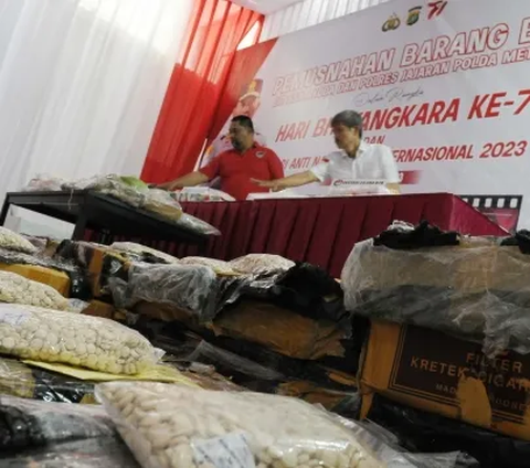 Bawa 9 Kg Ganja, WNA Papua Nugini Ditangkap Polisi Saat Makan di Warung