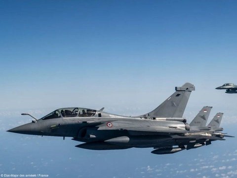 FOTO: Momen Pilot TNI AU Terpukau Kehebatan Jet Tempur Rafale, Mampu Kunci 3 Pesawat F-16 Sekaligus