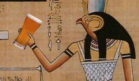 Ketika orang Mesir kuno mempelajari soal bir, mereka juga ingin minuman ini menjadi bagian dari masyarakat mereka dan dengan cepat mengetahui manfaat minuman ini.<br /><br />Orang Mesir kuno menyebut bir dengan nama heqet atau hecht dan henket. Ada juga yang menyebutnya tenemu.