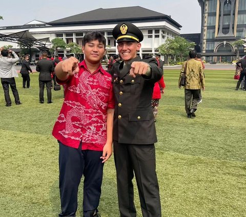 Potret Terbaru Enzo Taruna Akmil Keturunan Prancis Usai Dilantik jadi Perwira TNI, Pose Bareng Keluarganya