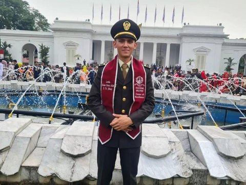 Enzo Dilantik Menjadi Perwira