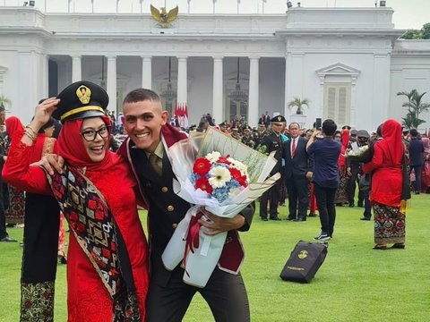 Potret Terbaru Enzo Taruna Akmil Keturunan Prancis Usai Dilantik jadi Perwira TNI, Pose Bareng Keluarganya