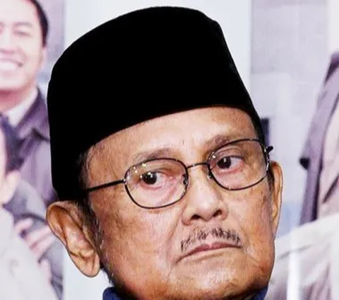 Ketika itu, Soeharto melewati Habibie tanpa menoleh dan menyapa sedikit pun. Dalam bukunya, Habibie kembali menceritakan, dia merasa sakit hati diperlakukan seperti itu oleh Soeharto.<br /><br />Siapa sosok selanjutnya dibenci Soeharto?