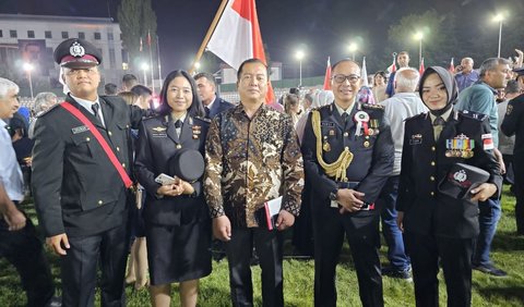 Briptu Tiara bersama 86 peserta didik internasional menjalani wisuda usai mengikuti kegiatan Capacity Building “The First Level Police Chief Training and The Non Thesis Master Degree” selama dua tahun.