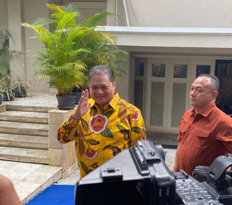 Menakar Untung Rugi Golkar Duet PDIP Lewat Simbol Bunga Politik Merah Kuning