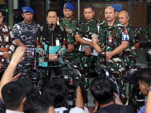 FOTO: Didatangi Barisan Puspom TNI, KPK Minta Maaf dan Mengaku Khilaf usai Tetapkan Kabasarnas Tersangka
