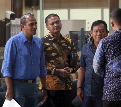 Wakil Menteri Hukum dan HAM (Wamenkumham), Edward Omar Sharif Hiariej atau Eddy Hiariej telah menjalani klarifikasi di Komisi Pemberantasan Korupsi (KPK) terkait dugaan penerimaan gratifikasi Rp7 miliar.