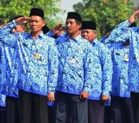 Namun, pemberlakuan periodisasi kenaikan pangkat sebanyak enam kali ini tidak berlaku bagi jenis kenaikan pangkat anumerta dan Kenaikan pangkat pengabdian.