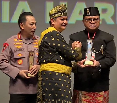 BNPT Beri Penghargaan ke Dirjen PAS dan Dua Petugas Wali Pemasyarakatan