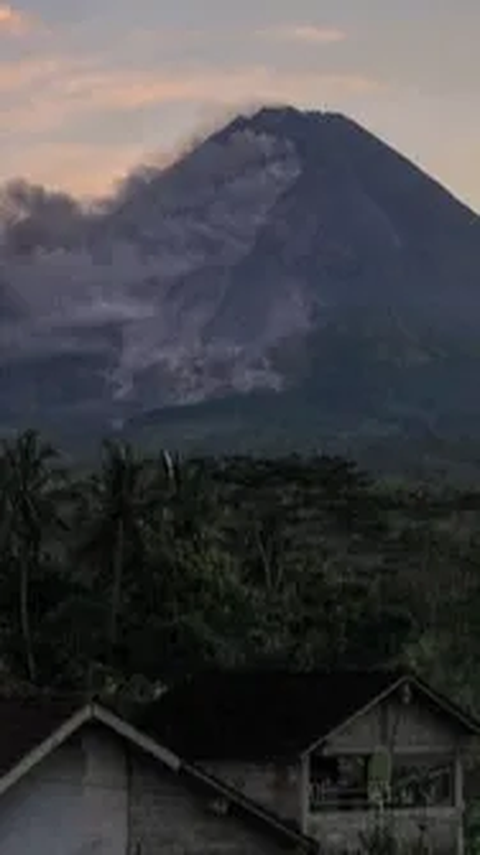 Agus menambahkan hingga saat ini Gunung Merapi masih berstatus Siaga atau Level 3.