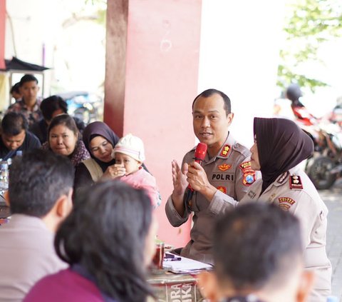 Momen Pedagang di Stadion Kanjuruhan Keluarkan Uneg-Uneg ke Polisi