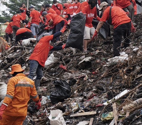 PSI Tangsel Ajak Ratusan Anak Muda jadi Buser Sampah