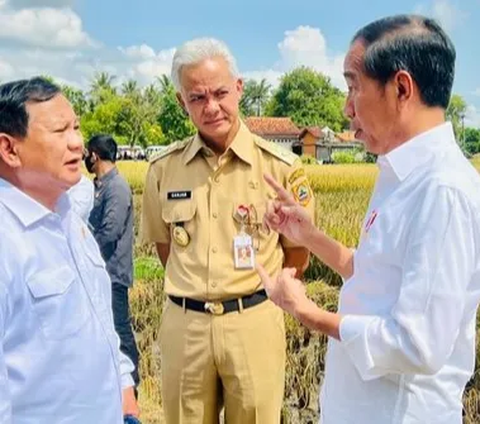 Momen Hangat Prabowo dan Ganjar Berpelukan, Kompak Pakai Baju Kotak-Kotak