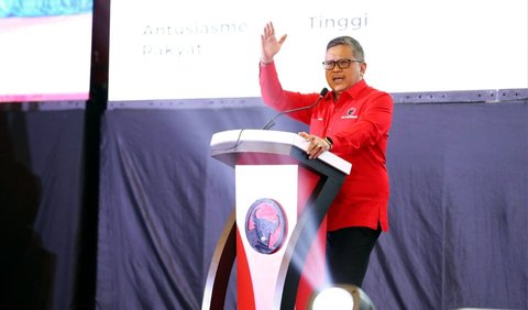 Sementara, Sekjen PDIP Hasto Kristiyanto sempat berpantun yang disampaikan untuk seluruh kader PDIP Jambi. Begini pantunnya: