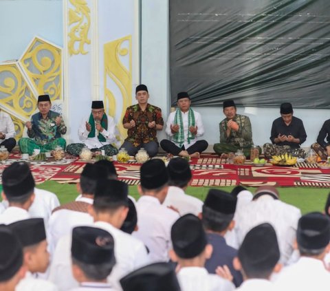 Plt Ketum PPP Sowan ke Ponpes Miftakhurrosyidin, Ajak Kiai-Santri Sukseskan Pemilu 2024