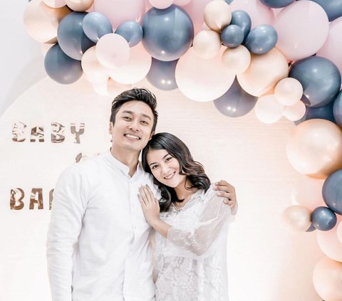 Family Man, Ini Potret Kebersamaan Rezca Syam ‘Bidadari Surgamu’ dan Istri