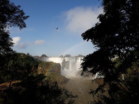 Keeksotisan Air Terjun Iguazu yang Menyita Pandangan Mata