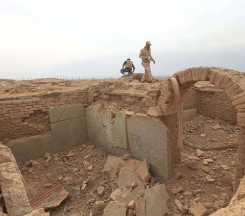 Kota kuno Nimrud berada di wilayah Irak saat ini, sekitar 30 kilometer di selatan kota Mosul.