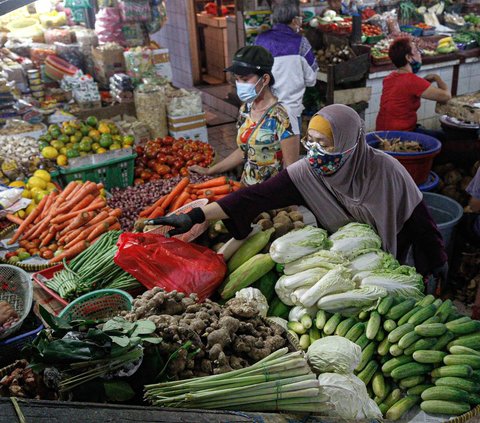 Berburu dan pengumpul adalah dua tugas manusia untuk mengumpulkan makanan sebelum ada pasar seperti zaman modern sekarang ini.