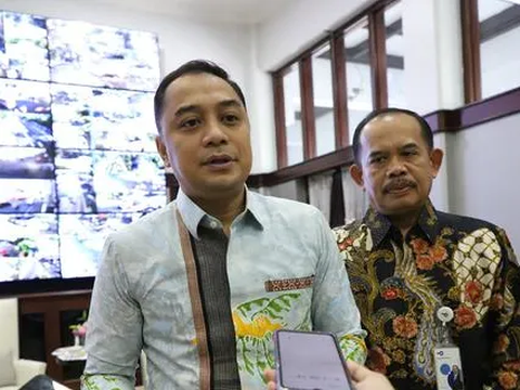 Wali Kota Eri soal Polemik Seragam Sekolah: Warga Surabaya yang Kaya Jangan Pura-Pura Miskin