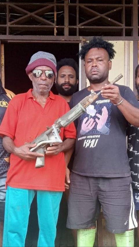 Senjata Polisi Anumerta Ini Akhirnya Ditemukan, Tersangkut Kail Pemancing di Papua