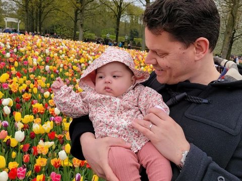 10 Foto Terbaru Baby Nova Anak Gracia Indri Punya Pipi Chubby, Imut dan Bikin Gemas!