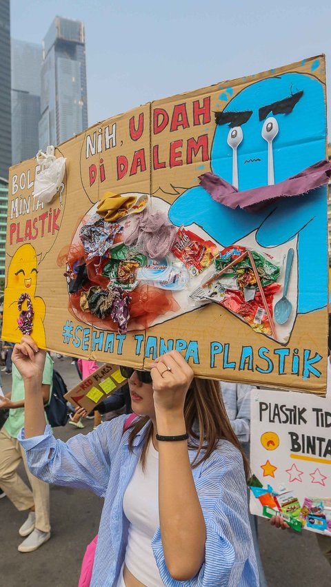 Aksi unjuk rasa ini telah menarik banyak pegiat lingkungan. Hal dapat dilihat dari antusiasme mereka saat pawai bebas plastik di Kawasan Sudirman.