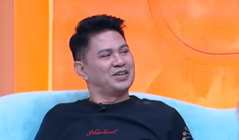 Ronnie Sianturi menyebut jika awalnya juga dirinya dan Atiek CB sempat tidak ngobrol selama satu tahun.