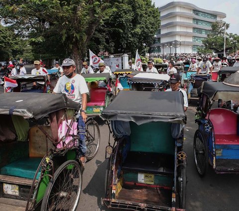 FOTO: Penuhi DPRD Kota Bogor, Ratusan Tukang Becak Bersatu Deklarasi Mendukung Ganjar Pranowo Capres 2024